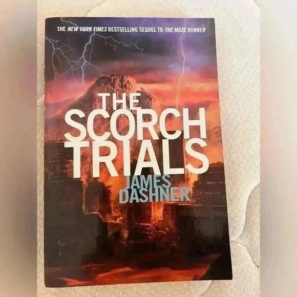 Five Sci Fi/  Dystopian James Dashner Books/Young Adult Fiction - Picture 3 of 6